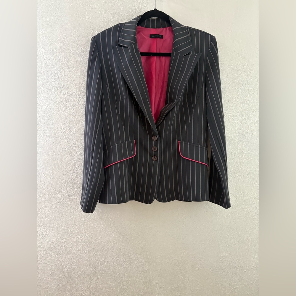 Courtenay striped pink and gray 3 button blazer size 10